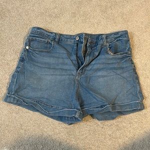 Cuffed jean shorts